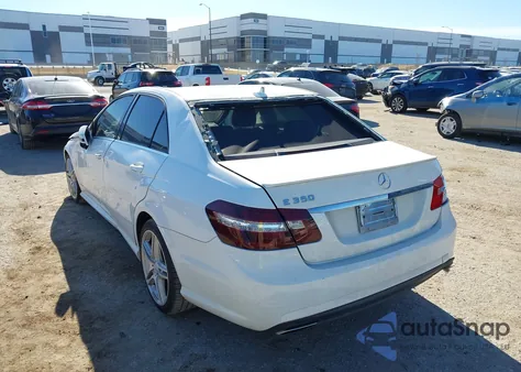 2013 Mercedes-Benz E 350 из США, поврежденный, VIN WDDHF5KB2DA690188